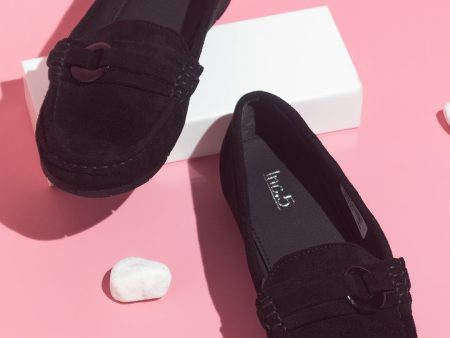 Women Black Solid Loafers Online Sale