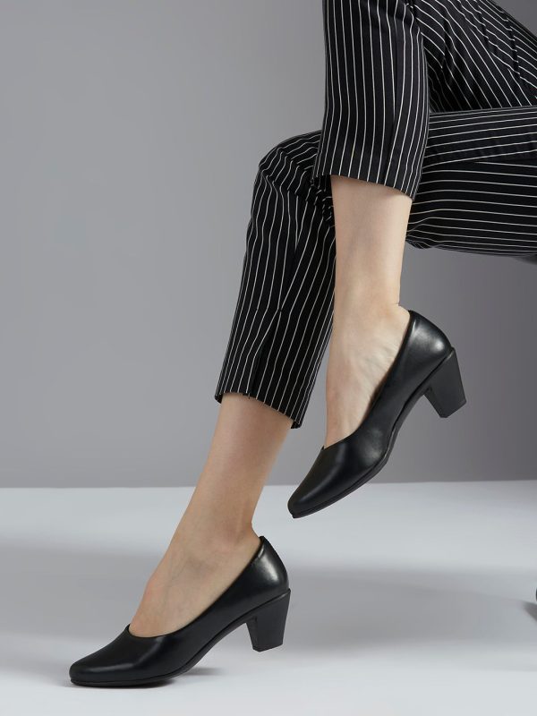 Women Black Solid Block Pumps Online Sale