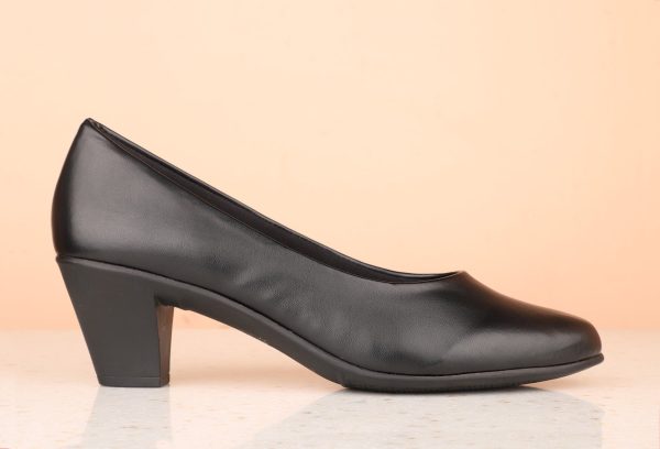 Women Black Solid Block Pumps Online Sale