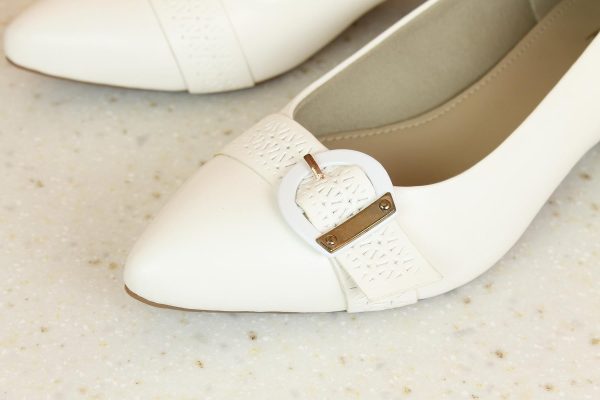 Women White Pointed Toe Block Pumps With Buckles Details Supply